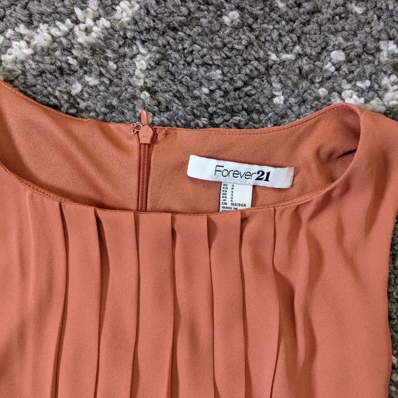 π₯3/$30π₯F21 pleated dress w/removable belt sz:S - Picture 3 of 3